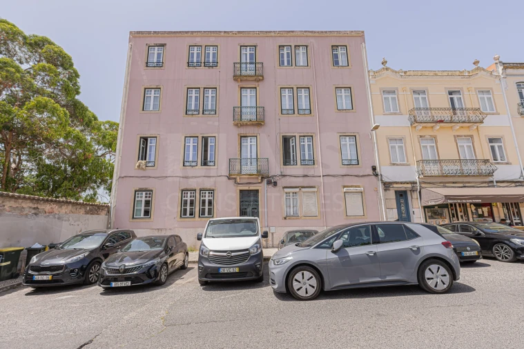 Apartamento T6 para Venda em Alcantara Foto 9