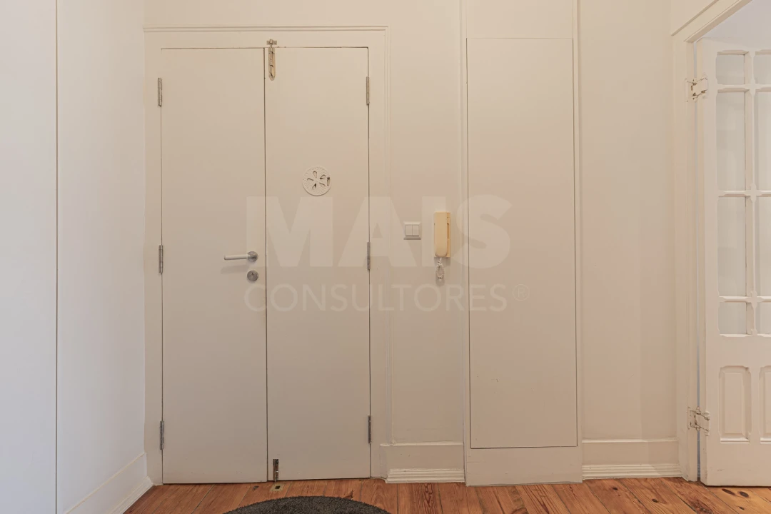 Apartamento T6 para Venda em Alcantara Foto 10