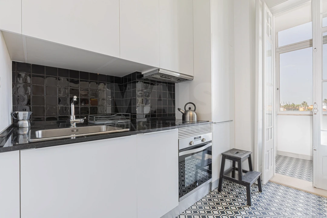 Apartamento T6 para Venda em Alcantara Foto 4