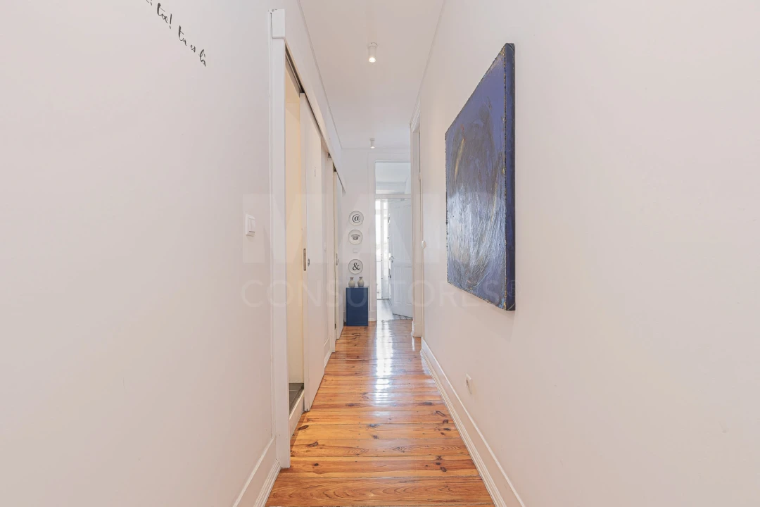 Apartamento T6 para Venda em Alcantara Foto 1