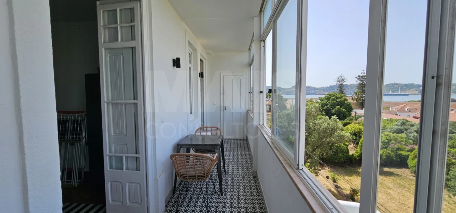 Apartamento T6 para Venda em Alcantara Foto 5
