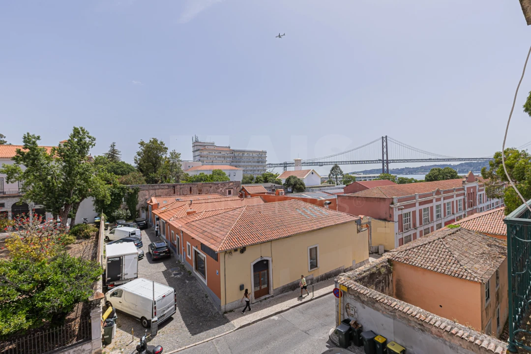 Apartamento T6 para Venda em Alcantara Foto 9