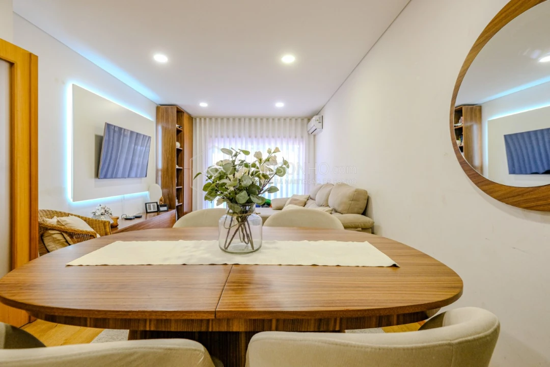 Apartamento T2 para Venda em Fânzeres e São Pedro da Cova Foto 3