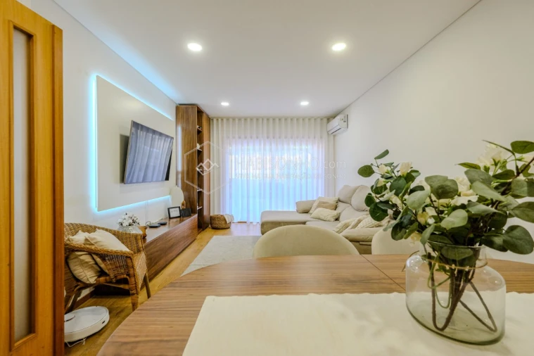 Apartamento T2 para Venda em Fânzeres e São Pedro da Cova Foto 2