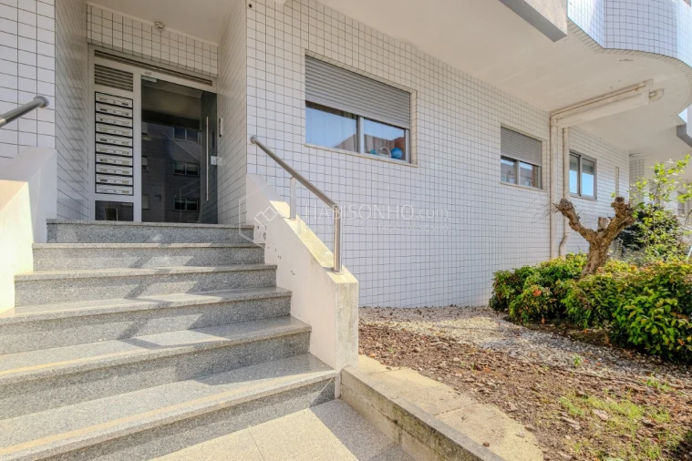 Apartamento T2 para Venda em Fânzeres e São Pedro da Cova Foto 23
