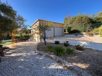 Moradia T3 para Venda em Loule (São Sebastião)