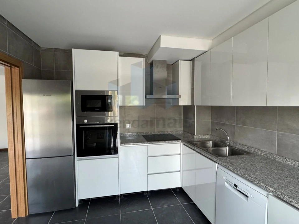 Apartamento T3 para Arrendamento em Eiras e São Paulo de Frades Foto 4