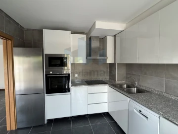 Apartamento T3 para Arrendamento em Eiras e São Paulo de Frades