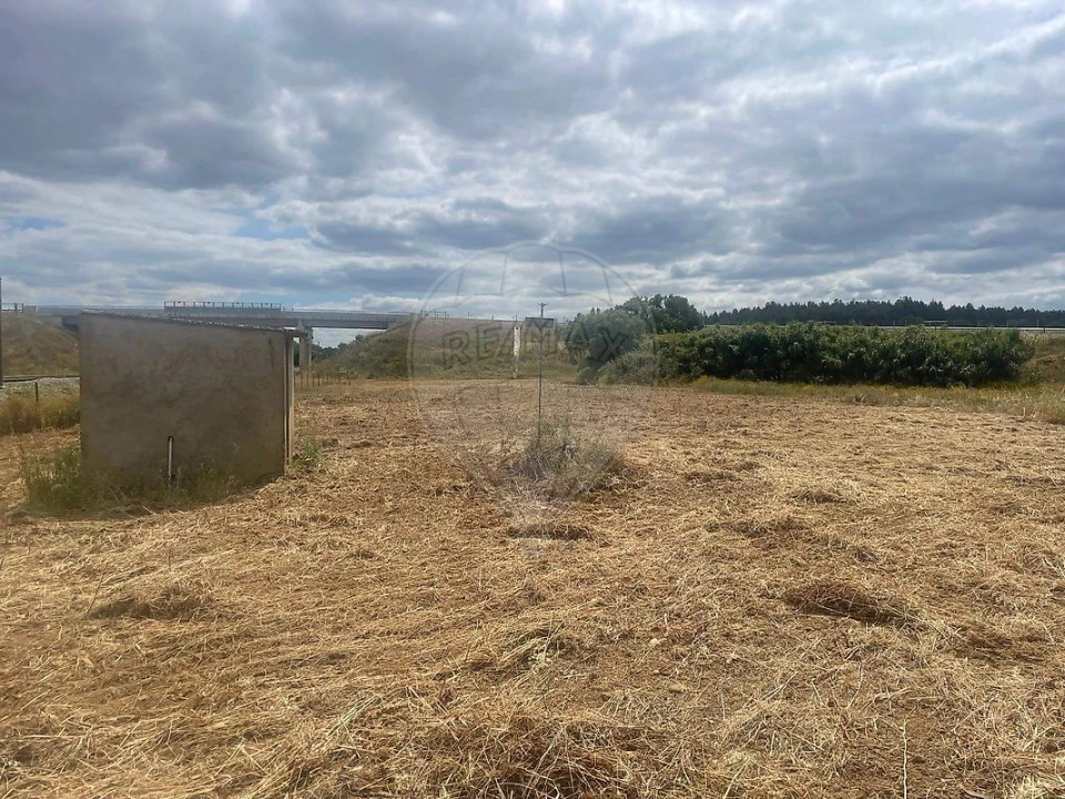 Armazém para Venda em Azinhaga Foto 10