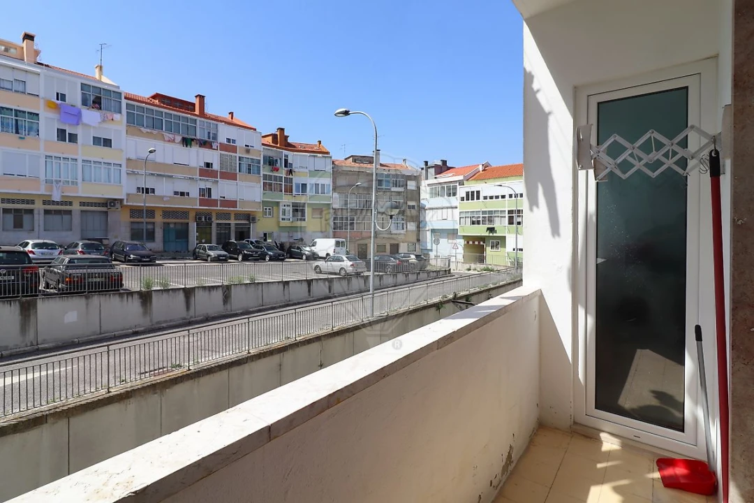 Apartamento T2 para Venda em Águas Livres Foto 16