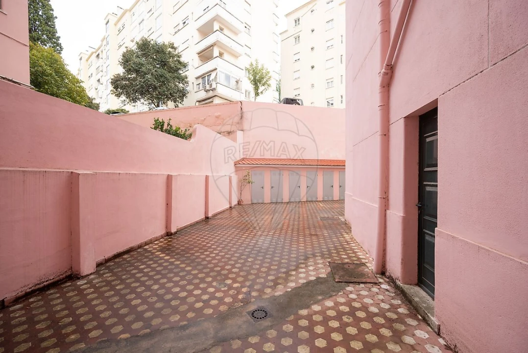 Negócio para Venda em Areeiro Foto 24