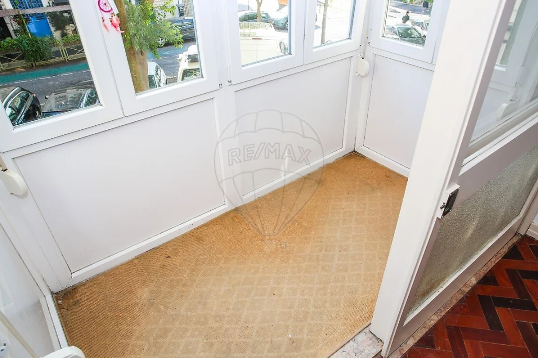 Apartamento T1 para Arrendamento em Arroios Foto 9