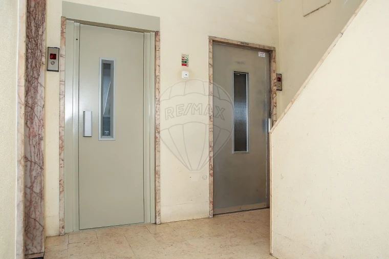 Apartamento T1 para Arrendamento em Arroios Foto 38