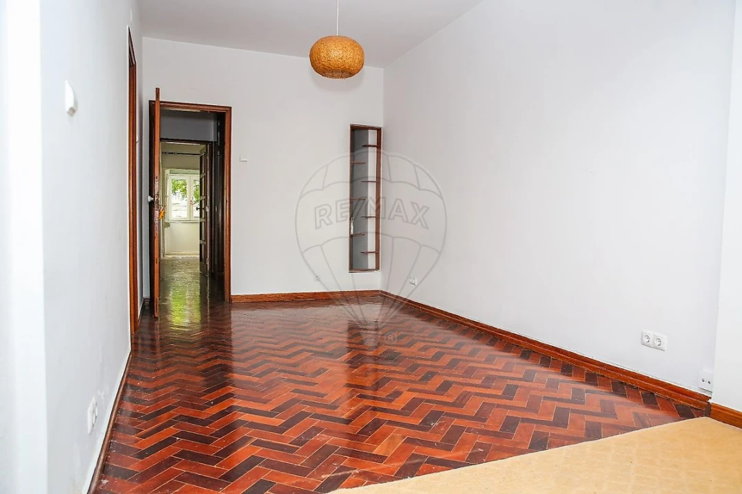 Apartamento T1 para Arrendamento em Arroios Foto 23