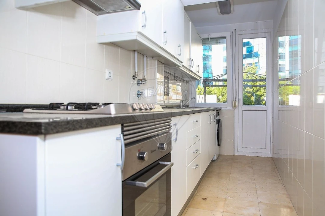 Apartamento T1 para Arrendamento em Arroios Foto 15