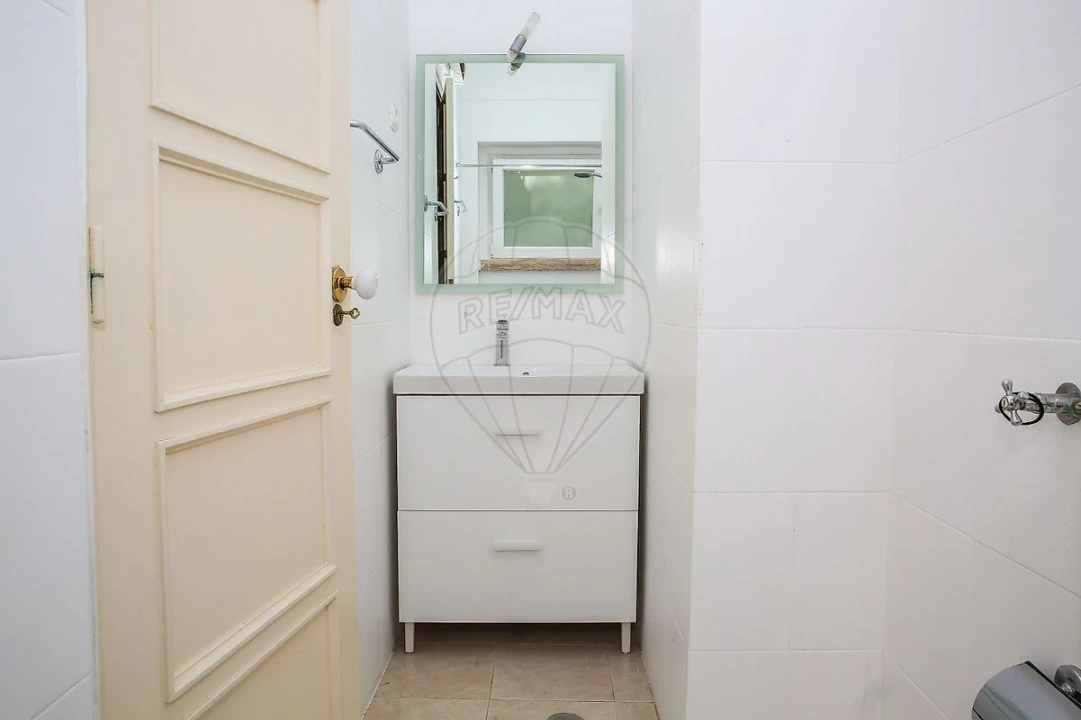 Apartamento T1 para Arrendamento em Arroios Foto 13