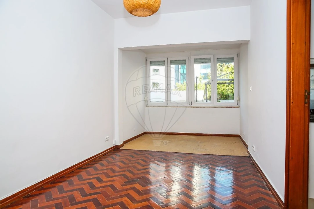 Apartamento T1 para Arrendamento em Arroios Foto 19