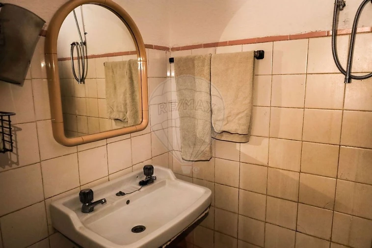 Moradia T2 para Venda em Nossa Senhora da Conceição e São Bartolomeu Foto 5