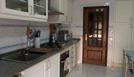 Apartamento T3 para Venda em Carregado e Cadafais