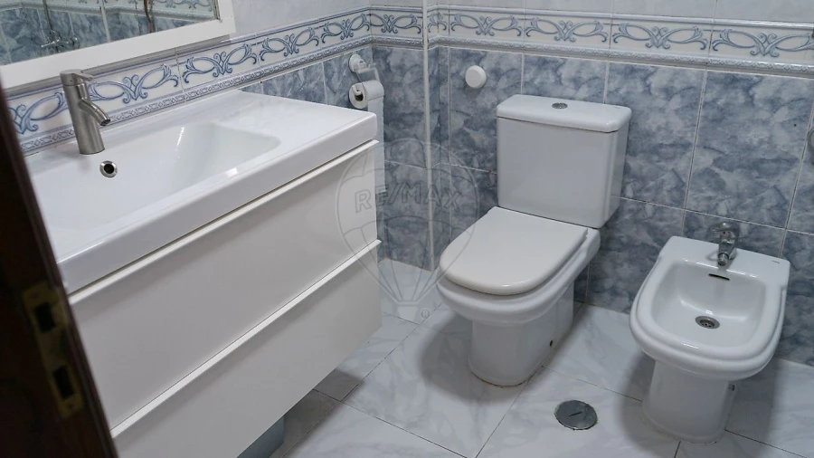Apartamento T3 para Venda em Carregado e Cadafais Foto 16