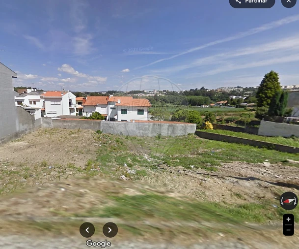 Terreno para Venda em Milheiros Foto 2