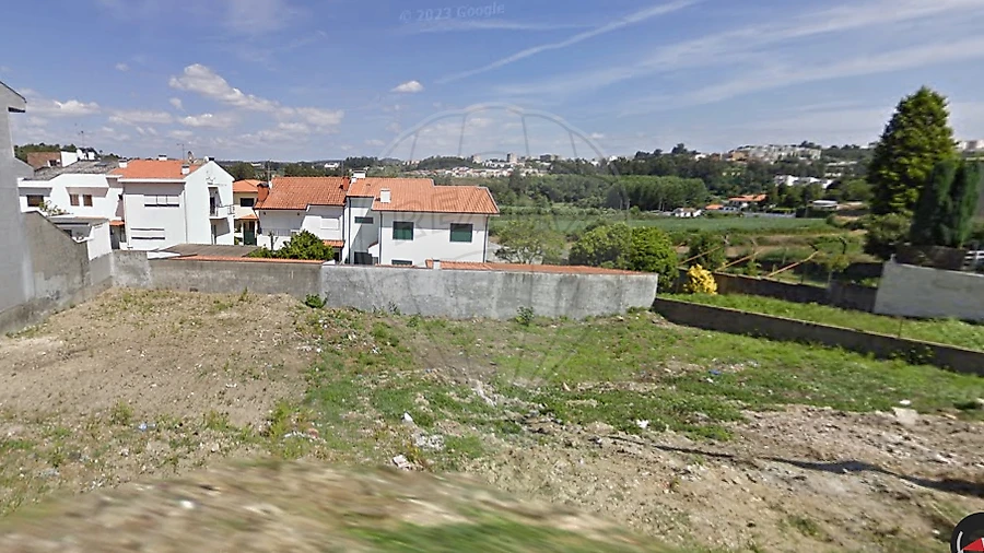 Terreno para Venda em Milheiros