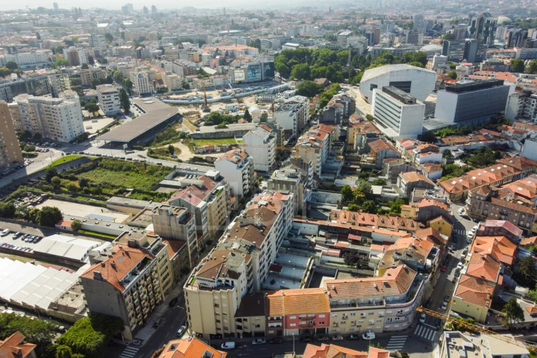 Apartamento T1 para Arrendamento em Ramalde Foto 28