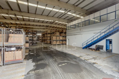 Armazém para Arrendamento em Carregado e Cadafais