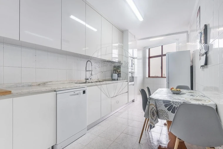 Apartamento T3 para Venda em Vila Verde e Barbudo Foto 4