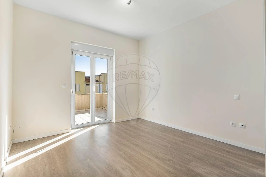 Apartamento T3 para Venda em Fonte Arcada e Oliveira Foto 18