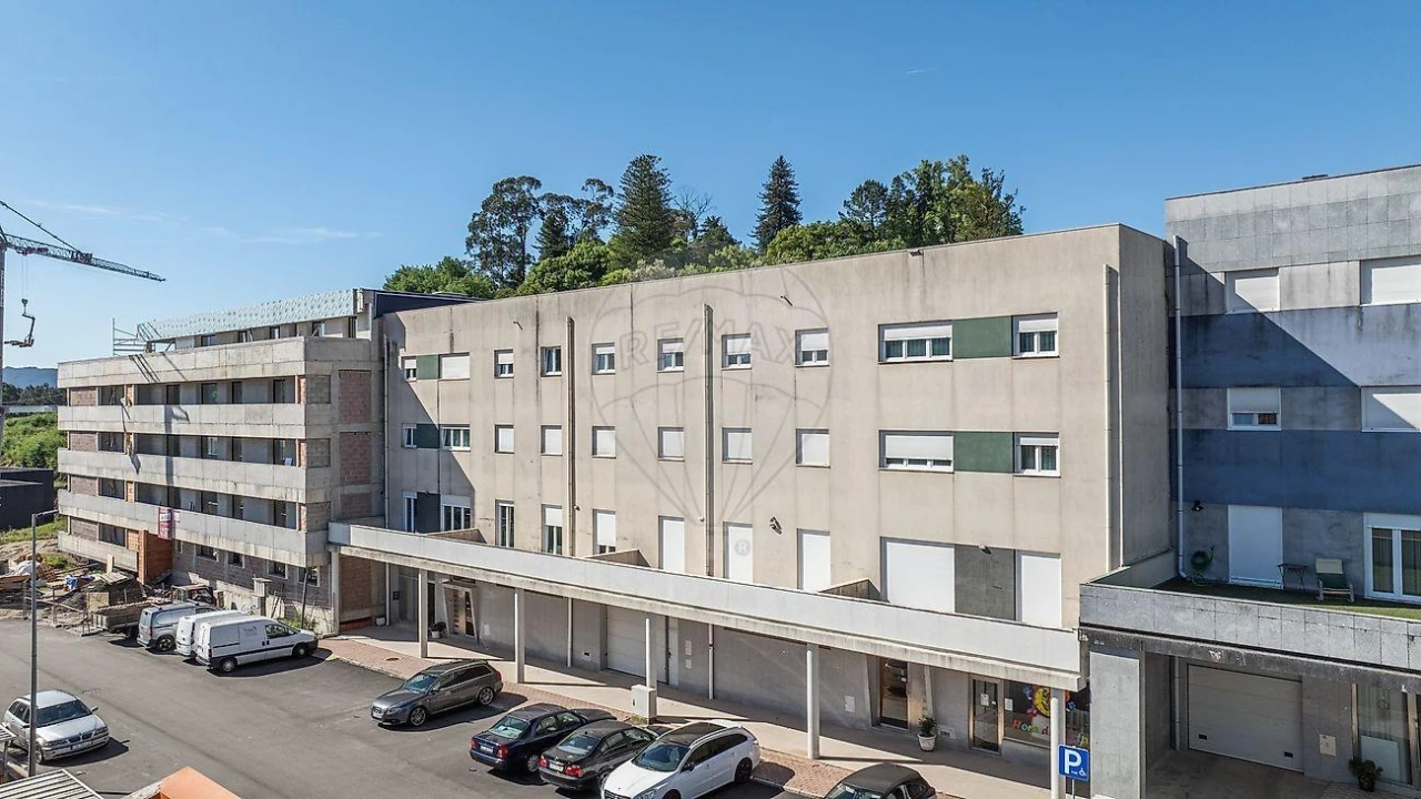 Apartamento T3 para Venda em Fonte Arcada e Oliveira Foto 2