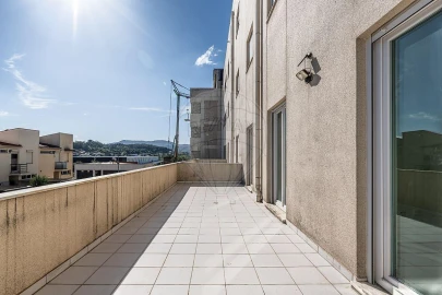 Apartamento T3 para Venda em Fonte Arcada e Oliveira