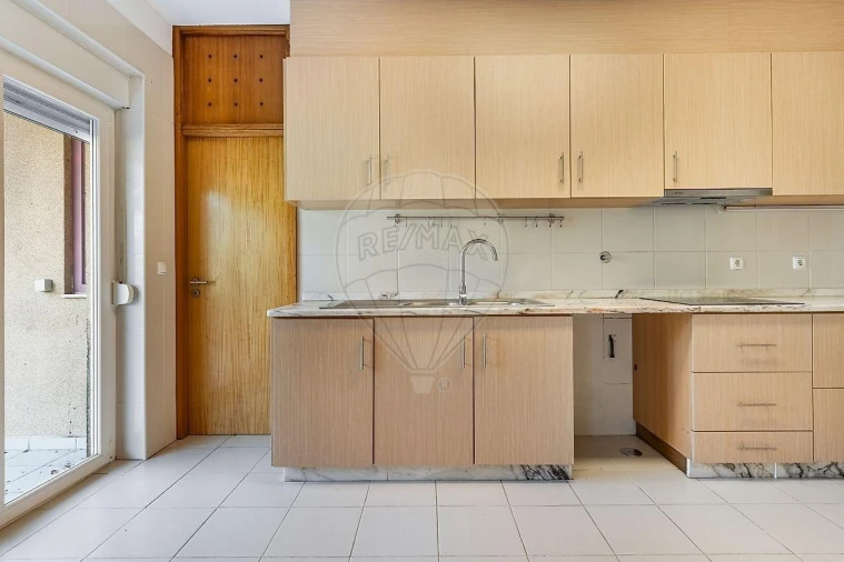Apartamento T3 para Venda em Fonte Arcada e Oliveira Foto 23