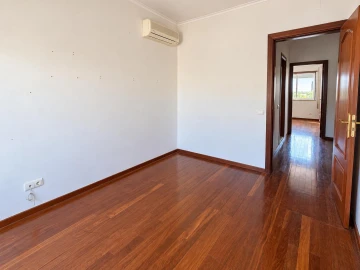 Moradia T4 para Venda em Conceição e Estoi