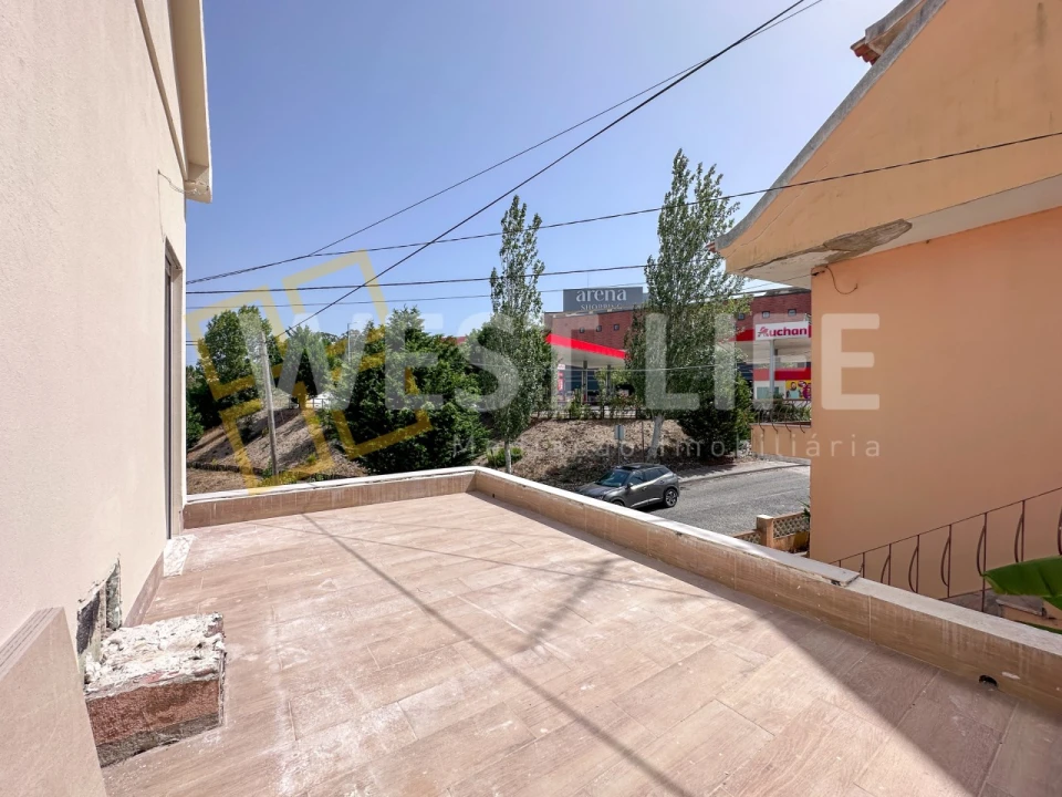 Moradia T3 para Venda em Santa Maria, São Pedro e Matacães Foto 23