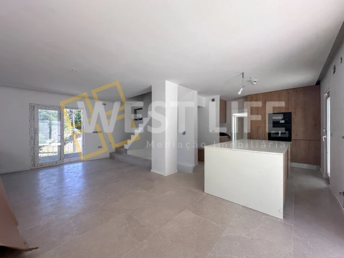 Moradia T3 para Venda em Santa Maria, São Pedro e Matacães Foto 2