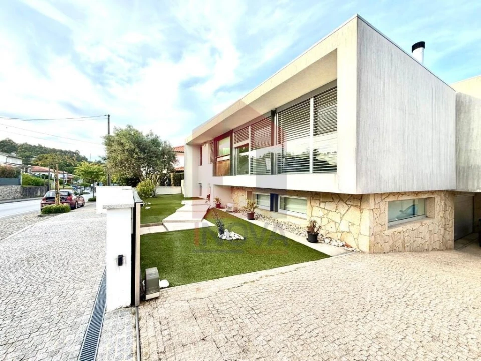 Moradia T3 para Venda em Vila Verde e Barbudo Foto 38