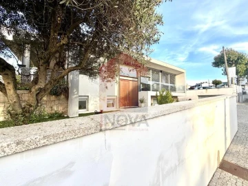 Moradia T3 para Venda em Vila Verde e Barbudo