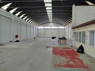 Armazém para Arrendamento em Cacém e São Marcos