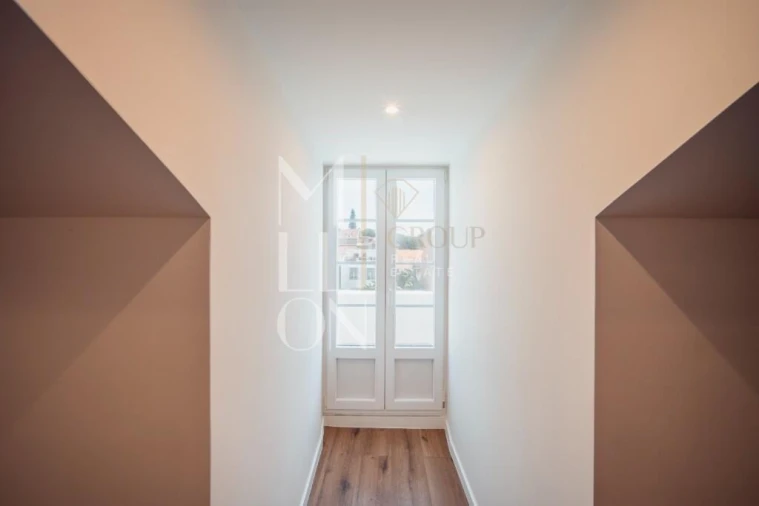 Apartamento T2 para Venda em Santo António Foto 28