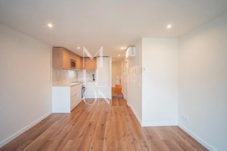 Apartamento T2 para Venda em Santo António Foto 6