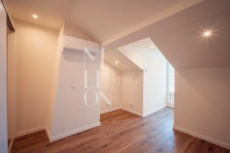 Apartamento T2 para Venda em Santo António Foto 22
