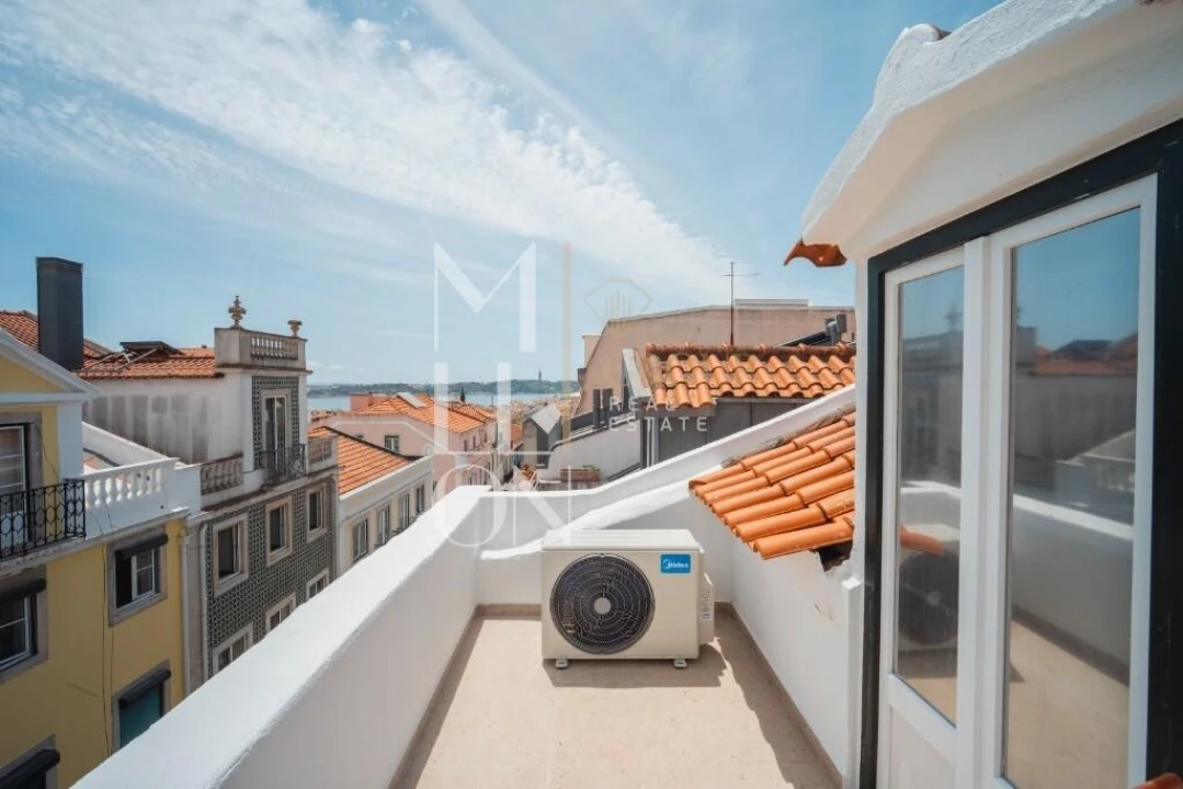 Apartamento T2 para Venda em Santo António Foto 30