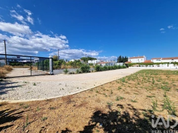 Moradia T2 para Venda em Faro (Sé e São Pedro)