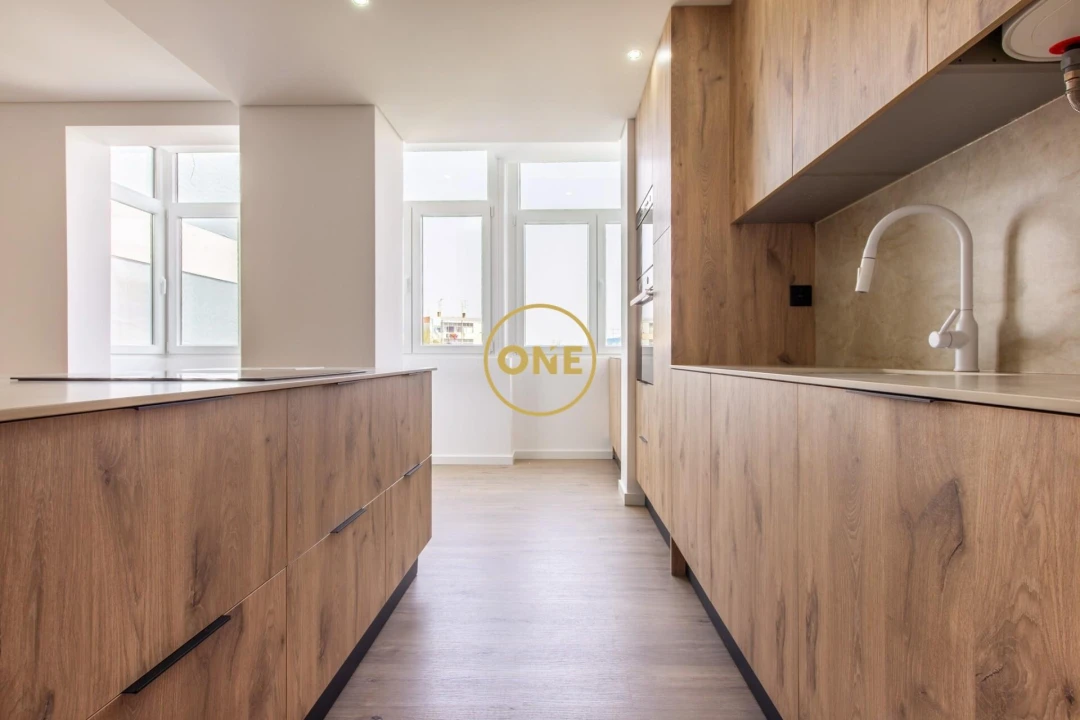 Apartamento T3 para Venda em Laranjeiro e Feijó Foto 1