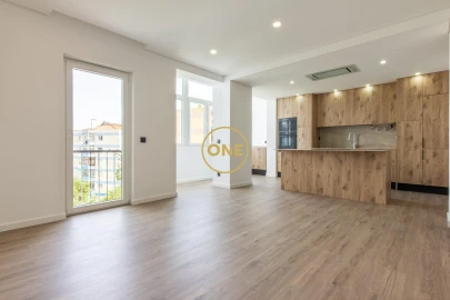 Apartamento T3 para Venda em Laranjeiro e Feijó