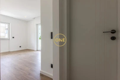 Apartamento T3 para Venda em Laranjeiro e Feijó
