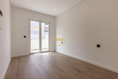 Apartamento T3 para Venda em Laranjeiro e Feijó