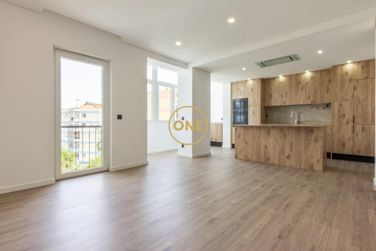 Apartamento T3 para Venda em Laranjeiro e Feijó Foto 2