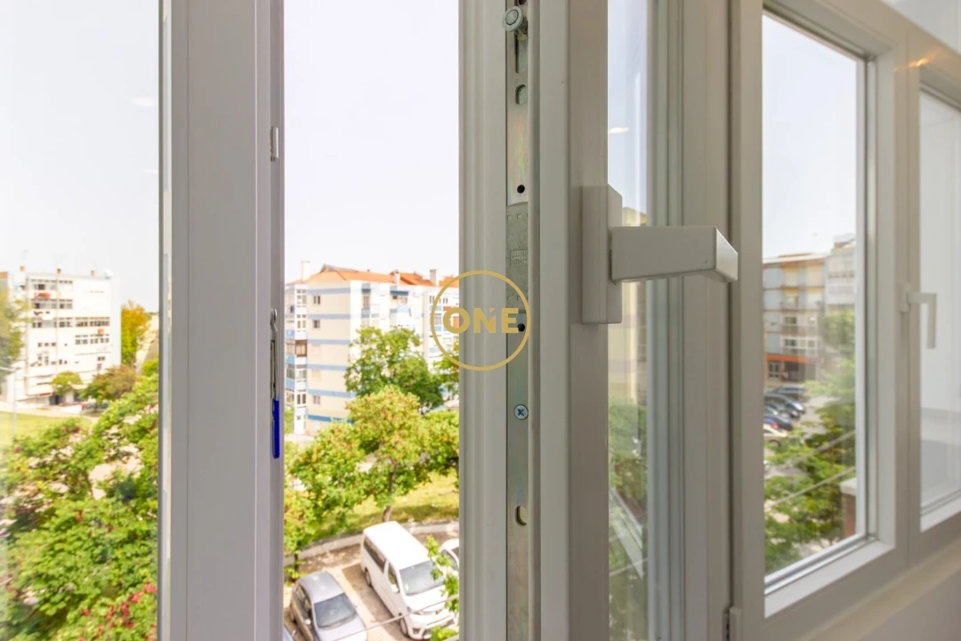 Apartamento T3 para Venda em Laranjeiro e Feijó Foto 21